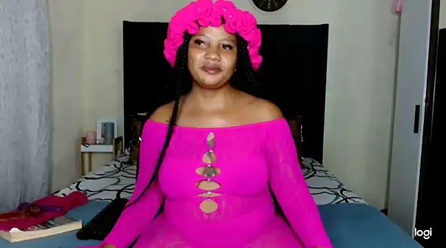 Snapshot of quenliyasa chatting on 03/11/25, 05:13 quenliyasa online show from 03/11/25, 05:13