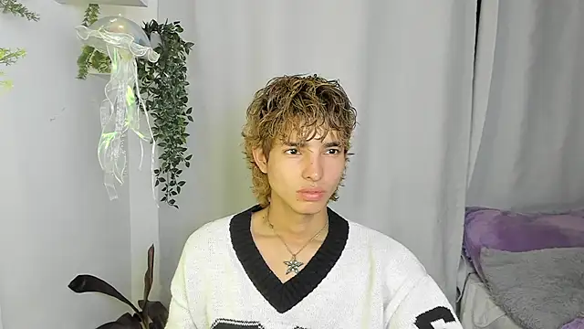 santy-kitty online show from 10/07/25, 02:09