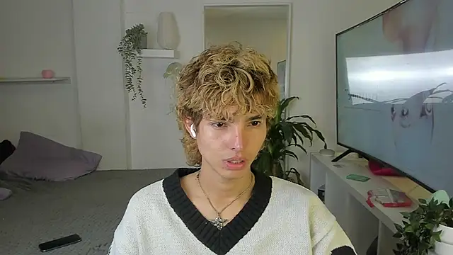 santy-kitty online show from 10/20/25, 04:24