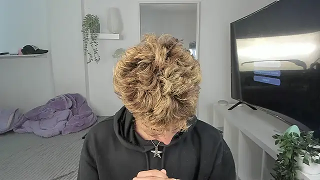 santy-kitty online show from 11/06/25, 07:48