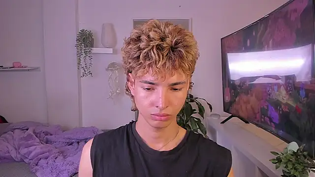 santy-kitty online show from 11/10/25, 01:26