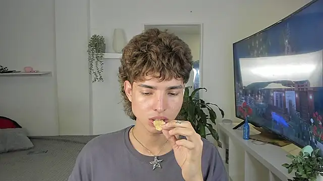 santy-kitty online show from 11/12/25, 02:23