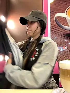 EemaHaruki online show from 10/17/25, 09:17