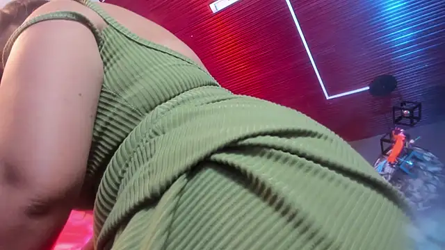 Annaa rosee online show from 10/16/25, 03:29