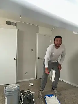 Snapshot of elamante03 chatting on 12/10/24, 03:22 elamante03 online show from 12/10/24, 03:22