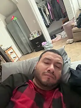 Snapshot of elamante03 chatting on 12/30/24, 03:13 elamante03 online show from 12/30/24, 03:13