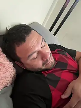 Snapshot of elamante03 chatting on 01/13/25, 02:21 elamante03 online show from 01/13/25, 02:21