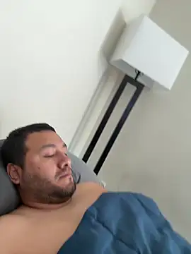 Snapshot of elamante03 chatting on 03/10/25, 01:10 elamante03 online show from 03/10/25, 01:10