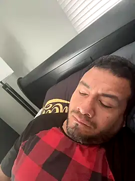 Snapshot of elamante03 chatting on 11/20/25, 02:39 elamante03 online show from 11/20/25, 02:39