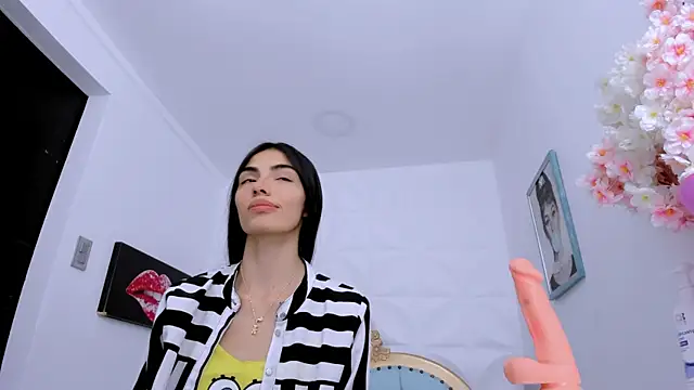 Snapshot of eimy_skinny chatting on 03/21/25, 12:28 eimy skinny online show from 03/21/25, 12:28