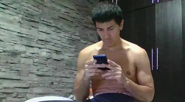 Snapshot of Sexylatin64 chatting on 02/06/25, 02:33 Sexylatin64 online show from 02/06/25, 02:33