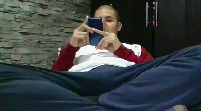 Snapshot of Sexylatin64 chatting on 02/25/25, 10:18 Sexylatin64 online show from 02/25/25, 10:18
