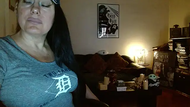 mandaloriangirls online show from 10/10/25, 06:07