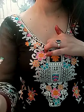 Snapshot of Mahi_Baby25 chatting on 11/05/25, 04:56 Mahi Baby25 online show from 11/05/25, 04:56