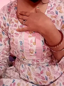 Snapshot of Mahi_Baby25 chatting on 11/17/25, 04:18 Mahi Baby25 online show from 11/17/25, 04:18