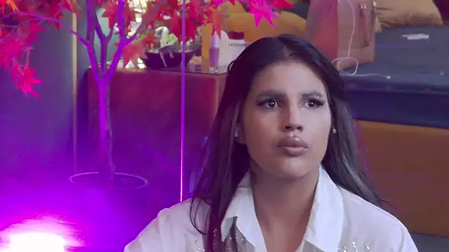 GiuliaHarvey online show from 09/18/25, 12:01