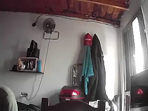 Snapshot of Lolosalvage83 chatting on 01/01/25, 06:16 Lolosalvage83 online show from 01/01/25, 06:16