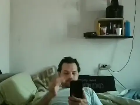 Snapshot of Lolosalvage83 chatting on 01/04/25, 03:28 Lolosalvage83 online show from 01/04/25, 03:28