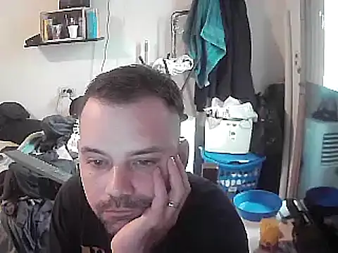 Snapshot of Lolosalvage83 chatting on 01/05/25, 04:48 Lolosalvage83 online show from 01/05/25, 04:48