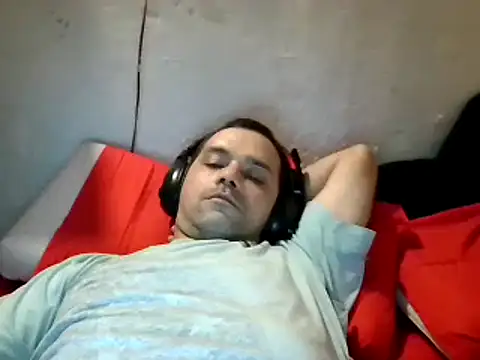 Snapshot of Lolosalvage83 chatting on 03/04/25, 06:50 Lolosalvage83 online show from 03/04/25, 06:50