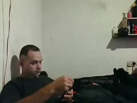 Snapshot of Lolosalvage83 chatting on 03/22/25, 08:15 Lolosalvage83 online show from 03/22/25, 08:15