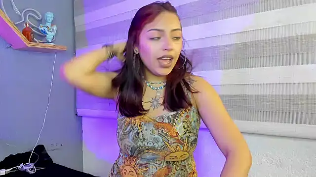 Snapshot of Liittleluaa_ chatting on 01/24/25, 12:10 Liittleluaa online show from 01/24/25, 12:10