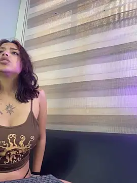 Snapshot of Liittleluaa_ chatting on 03/01/25, 03:38 Liittleluaa online show from 03/01/25, 03:38