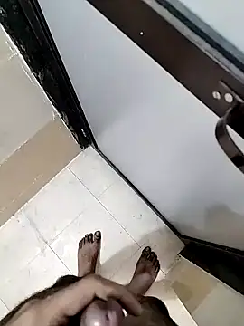 Snapshot of sanju599 chatting on 12/14/24, 07:03 sanju599 online show from 12/14/24, 07:03