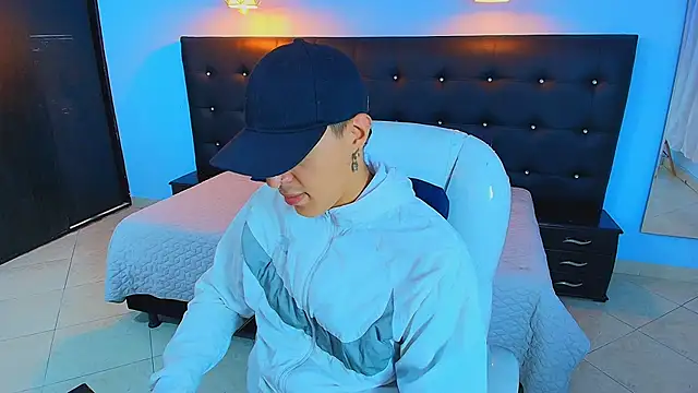 Lobo 17  online show from 02/04/25, 04:26