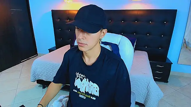 Lobo 17  online show from 02/04/25, 08:02