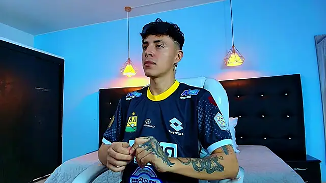 Lobo 17  online show from 02/08/25, 07:15