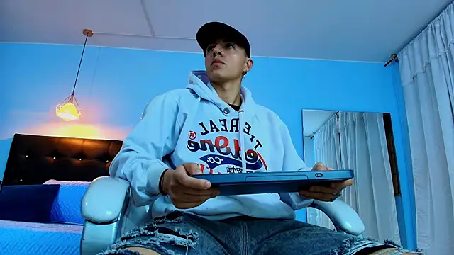 Lobo 17  online show from 02/14/25, 11:53