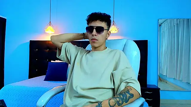 Lobo 17  online show from 02/15/25, 07:49