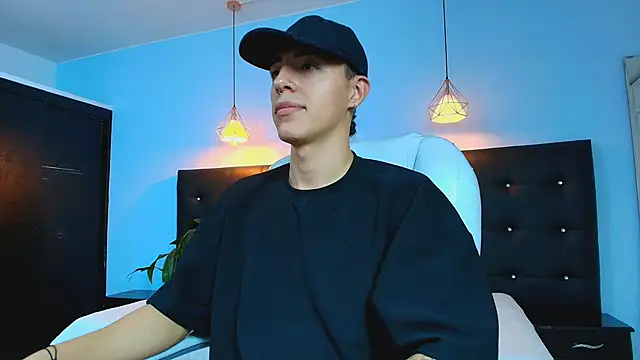 Lobo 17  online show from 03/07/25, 03:19