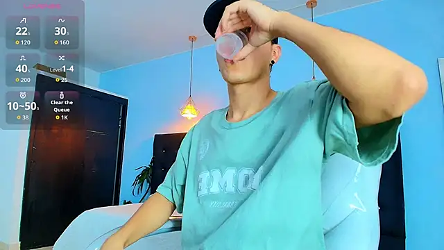 Lobo 17  online show from 09/28/25, 03:34