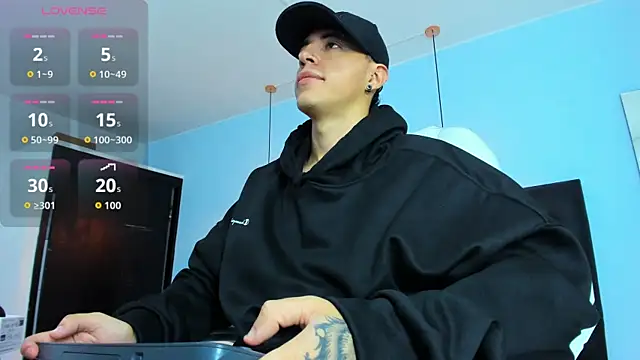 Lobo 17  online show from 10/22/25, 03:51