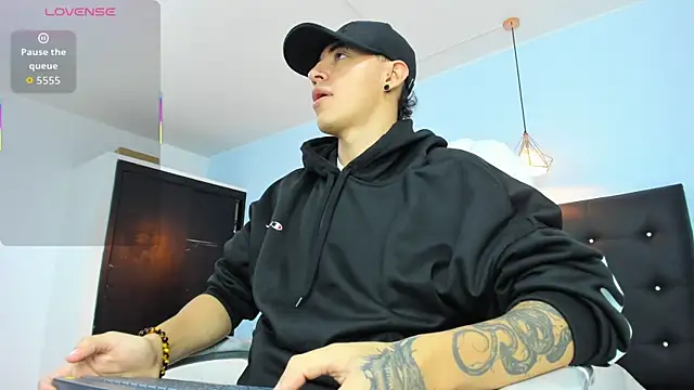 Lobo 17  online show from 10/23/25, 03:50