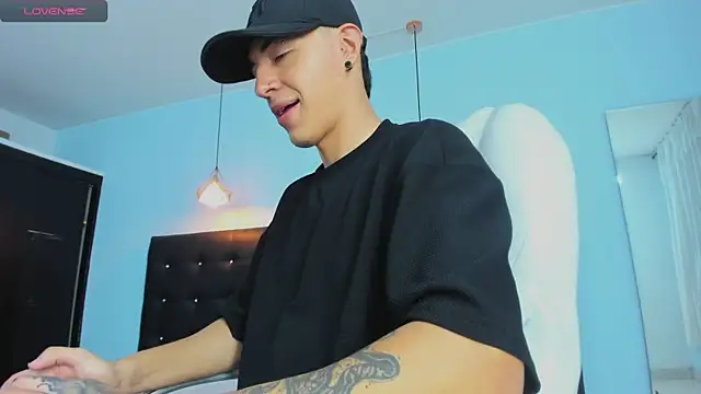 Lobo 17  online show from 11/15/25, 03:37