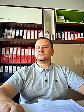 Snapshot of KarlosCarutox chatting on 09/18/25, 01:35 KarlosCarutox online show from 09/18/25, 01:35