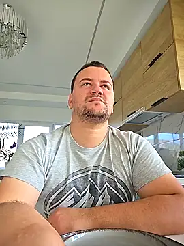 Snapshot of KarlosCarutox chatting on 11/12/25, 12:16 KarlosCarutox online show from 11/12/25, 12:16