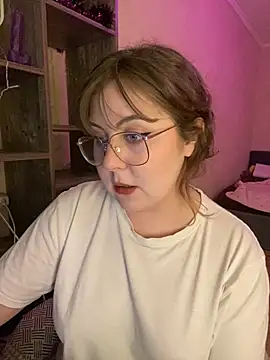 Snapshot of cinnabon_ chatting on 01/18/25, 07:15 cinnabon online show from 01/18/25, 07:15