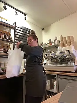 cinnabon  online show from 10/19/25, 01:56