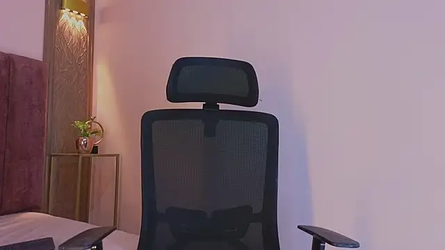 Emy leon online show from 11/11/25, 07:03