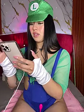 emily 22x online show from 10/31/25, 10:44