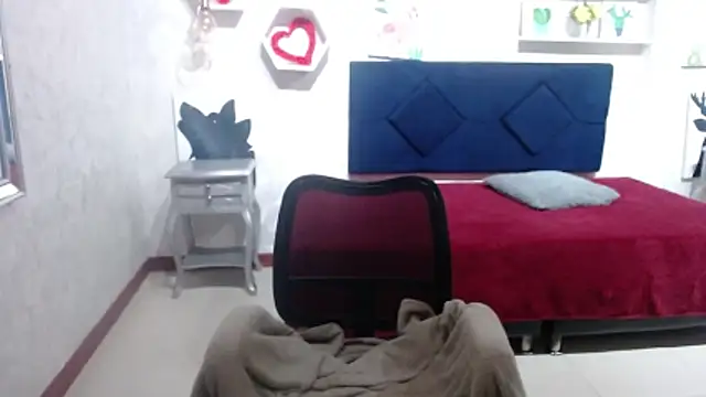 CarolineBrunx online show from 11/10/25, 03:38