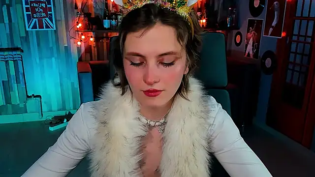 Snapshot of LolaAsmus chatting on 12/20/24, 11:21 LolaAsmus online show from 12/20/24, 11:21