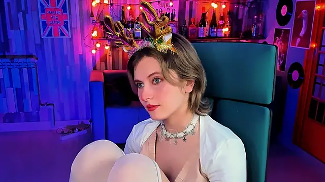 Snapshot of LolaAsmus chatting on 12/20/24, 02:27 LolaAsmus online show from 12/20/24, 02:27
