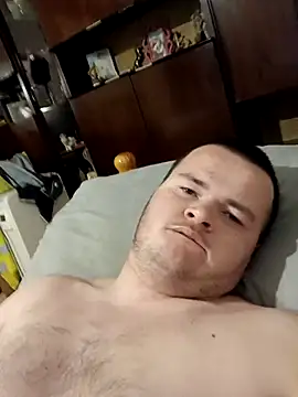 Snapshot of clemhotxxxx chatting on 11/25/25, 07:58 clemhotxxxx online show from 11/25/25, 07:58