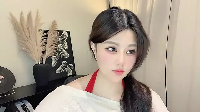 Snapshot of Strawberrybabyy1 chatting on 03/14/25, 01:24 Strawberrybabyy1 online show from 03/14/25, 01:24