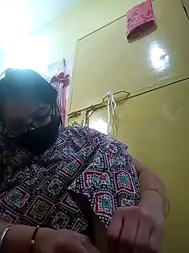 heenage online show from 01/31/25, 08:54